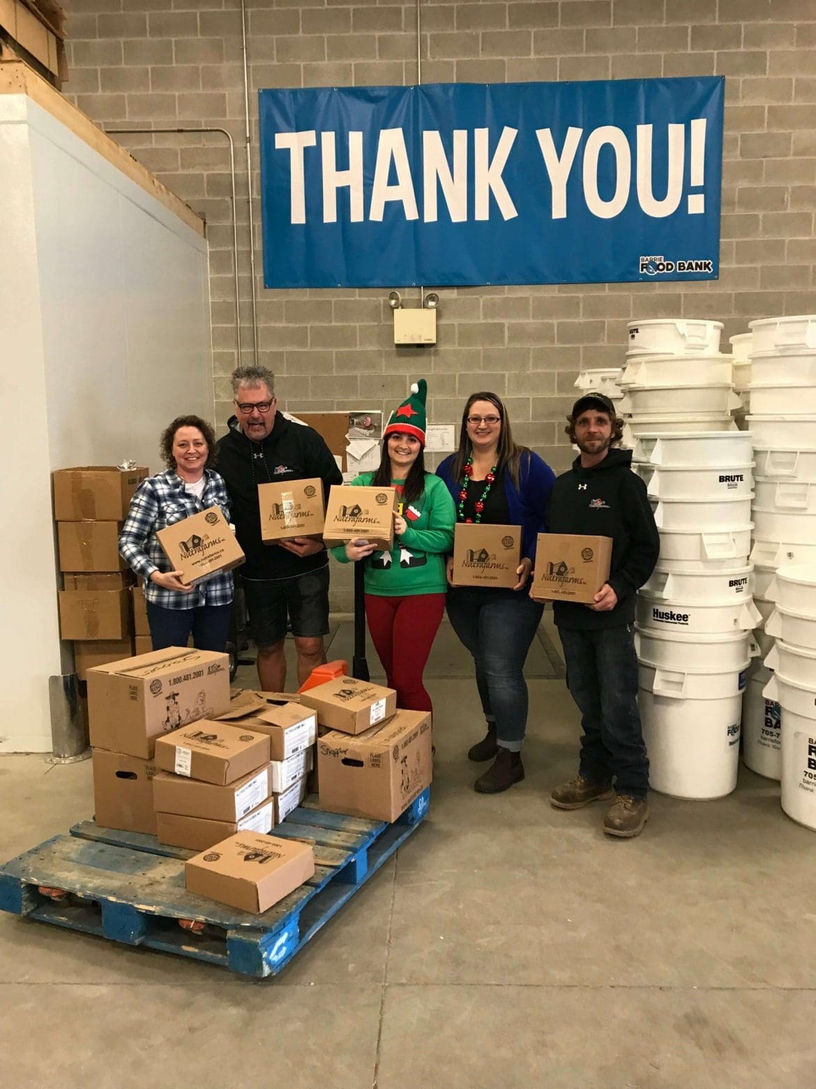 Nutrafarms goes to the Foodbank Nutrafarms goes to the Foodbank